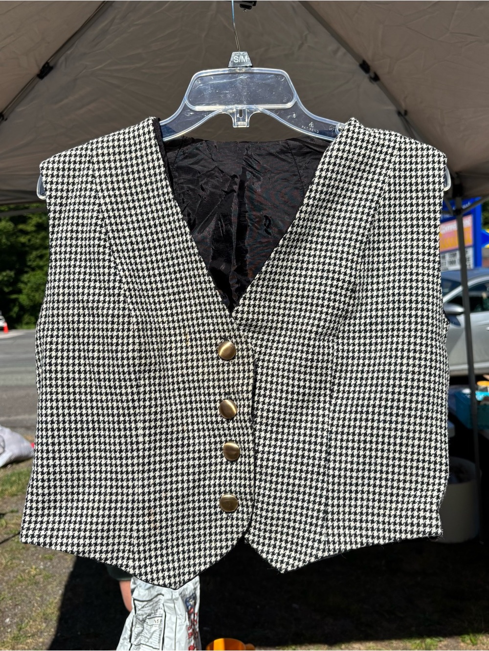 Vintage Plaid Cropped V-neck Houndstooth Button Front Vest in Black & White - Picture 2 of 10